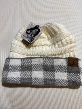 🌧️C.C Cream Knit Beanie with Gray Buffalo Check Cuff Patch